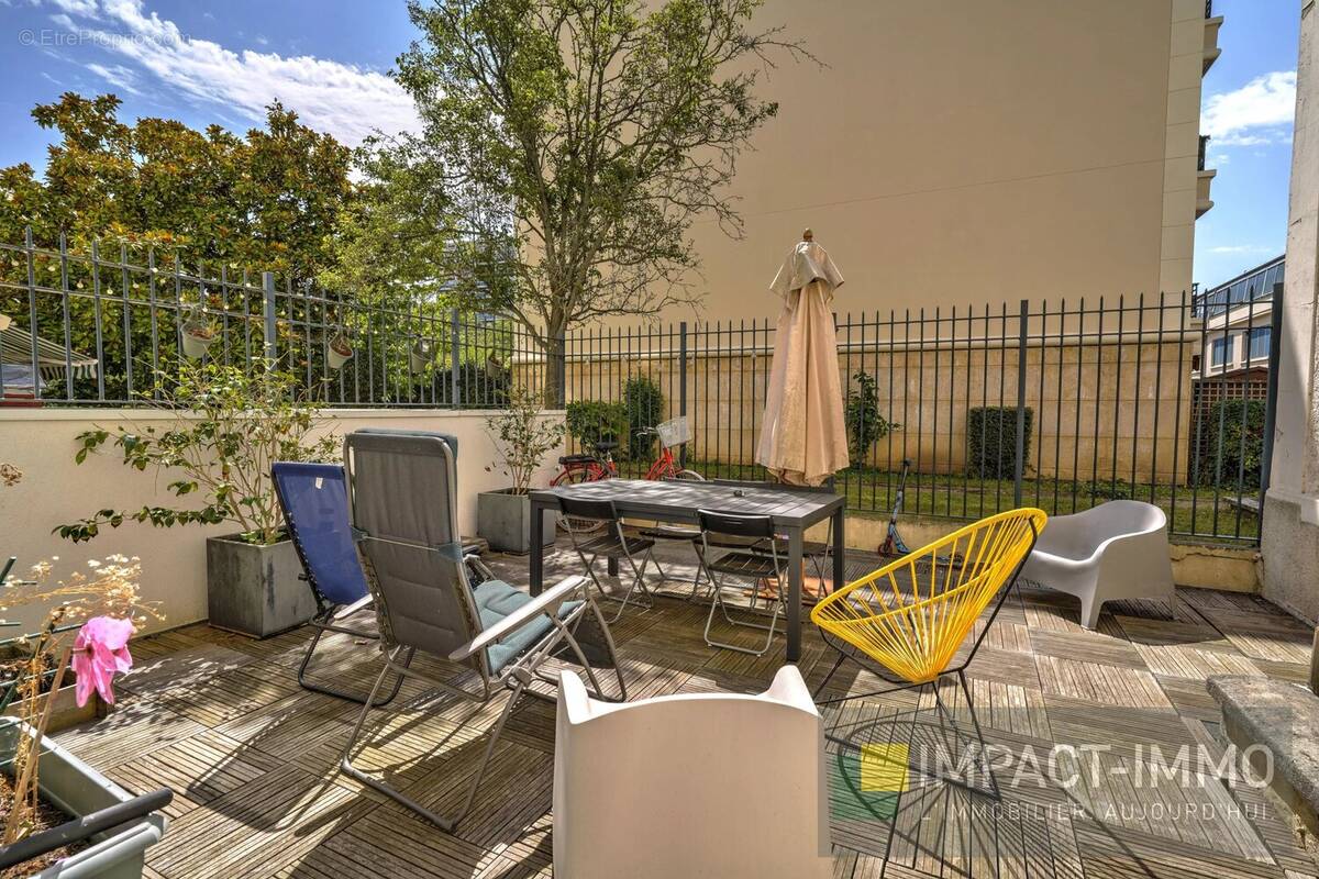 Appartement à COURBEVOIE