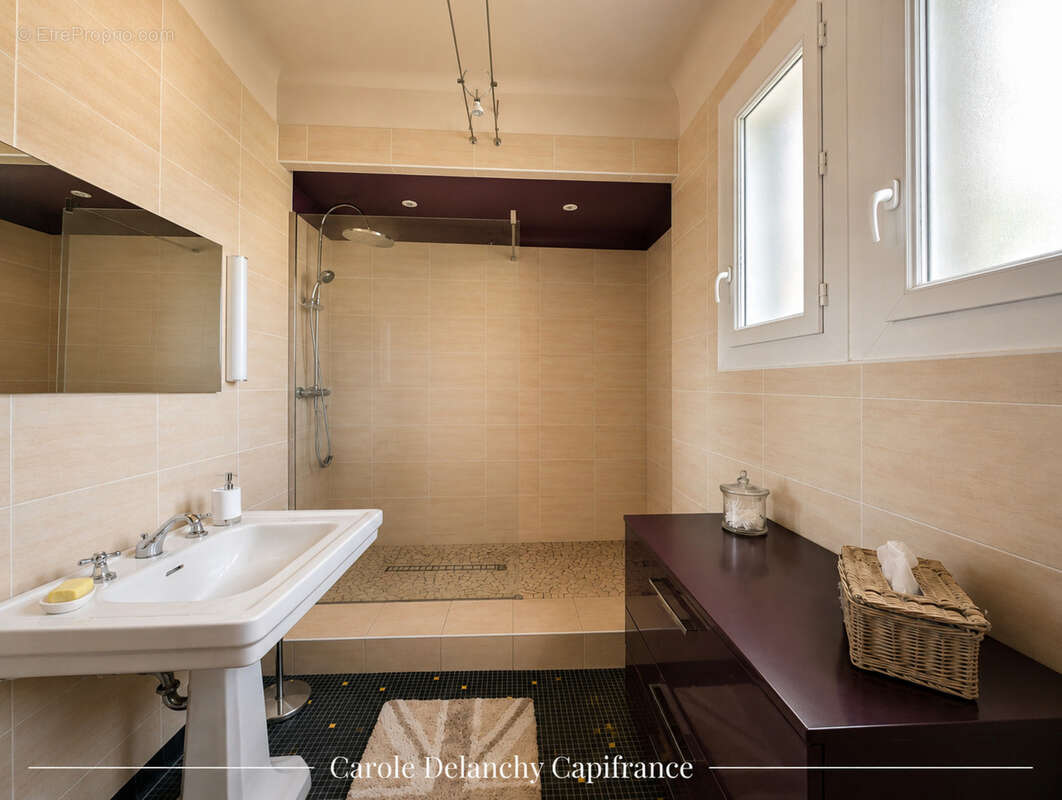 Maison d'architecte, 170 m² + 90 m² sur terrain de 1500 m² à AIRE SUR L'ADOUR (40) - photo 11