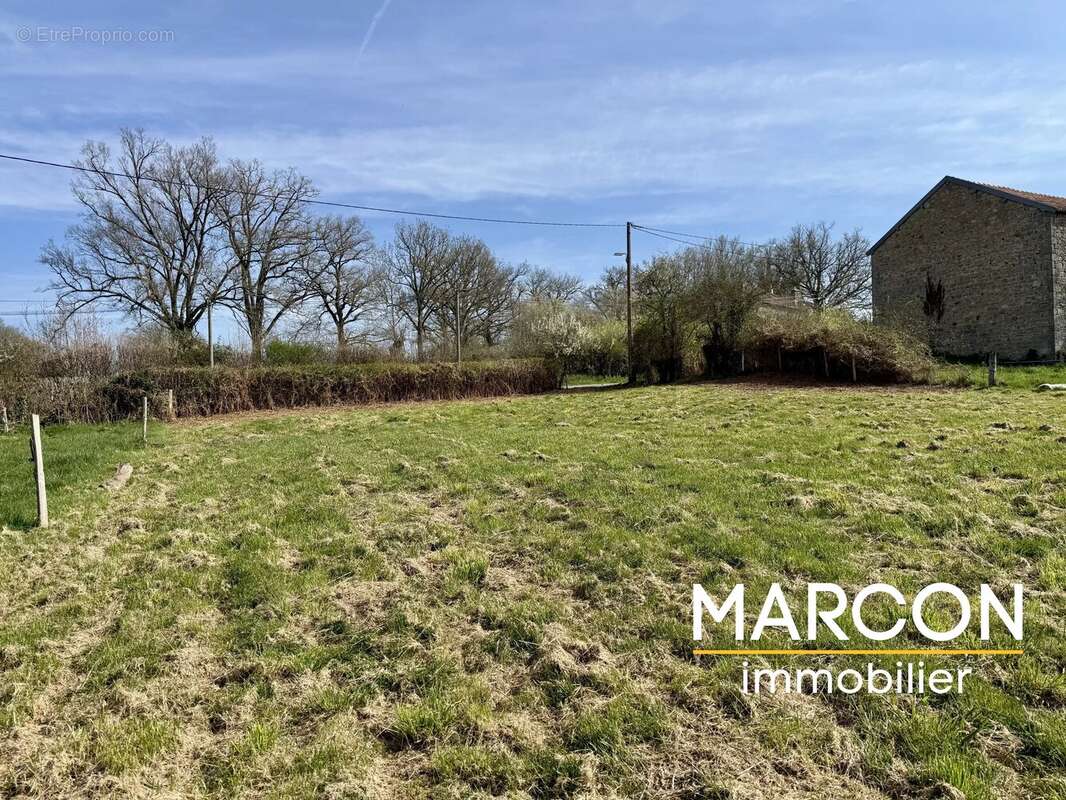 Terrain à SAINT-LAURENT