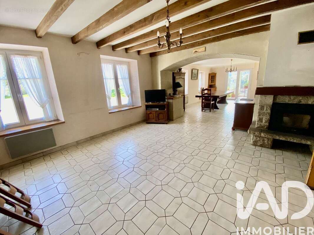 Maison 147 m² à Cruguel  - photo 7