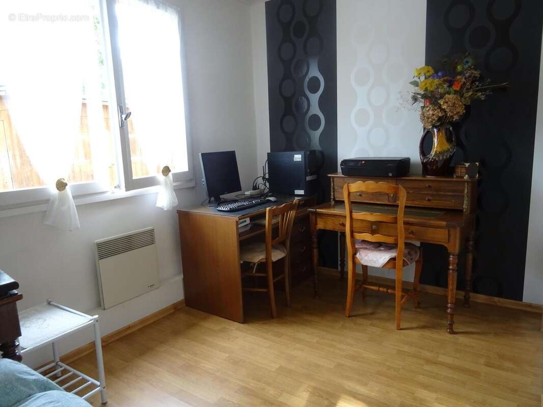 Photo 6