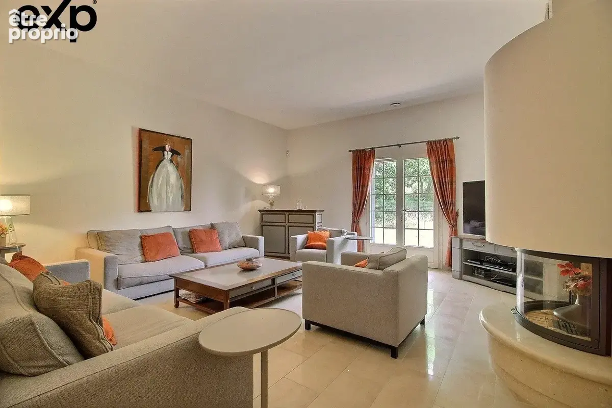 Maison 7 pièces 210 m² à vendre à L'isle-Sur-La-Sorgue (84800) - photo 2