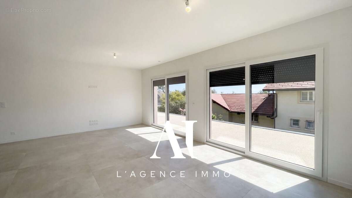 Maison 169 m² à Echenevex  - photo 7