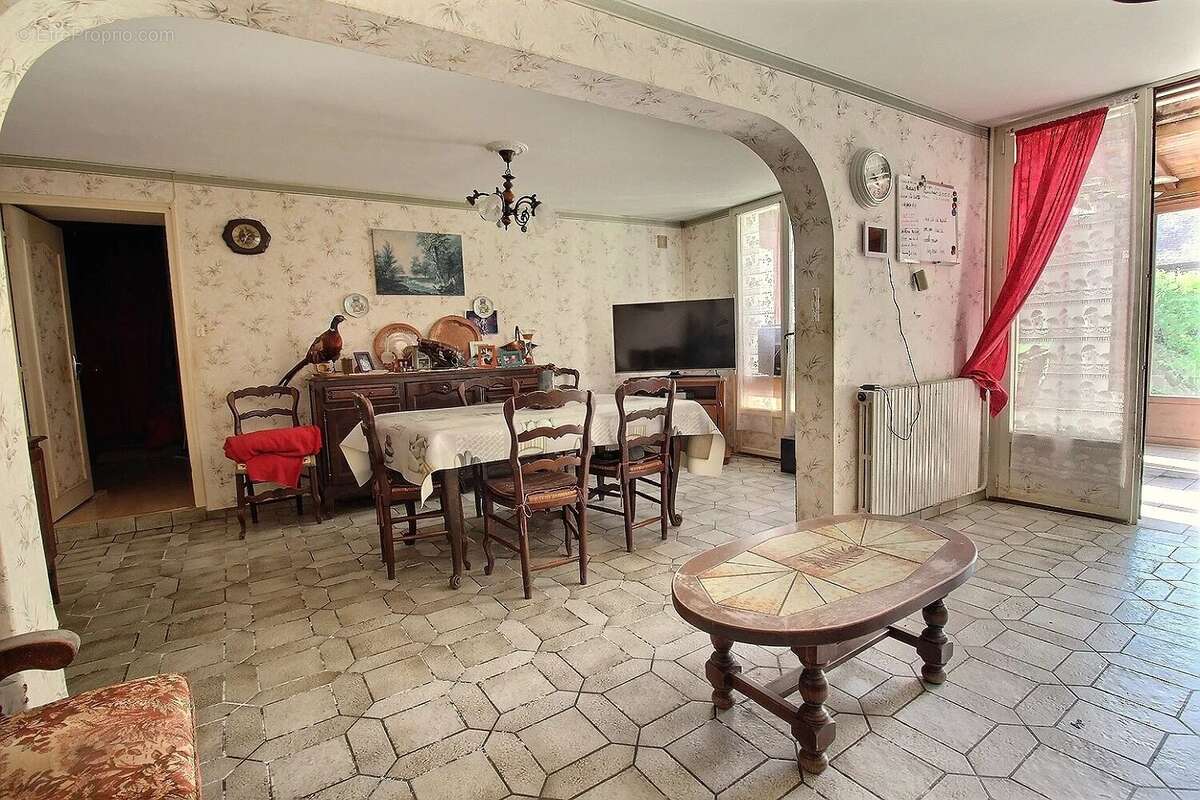 Exclusivité - maison ancienne seuilly. - photo 8