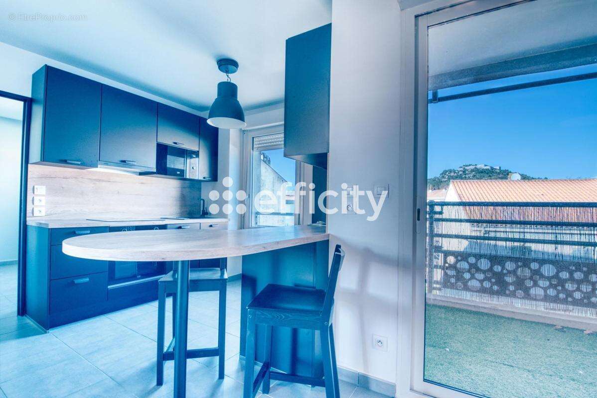 Appartement à SIX-FOURS-LES-PLAGES