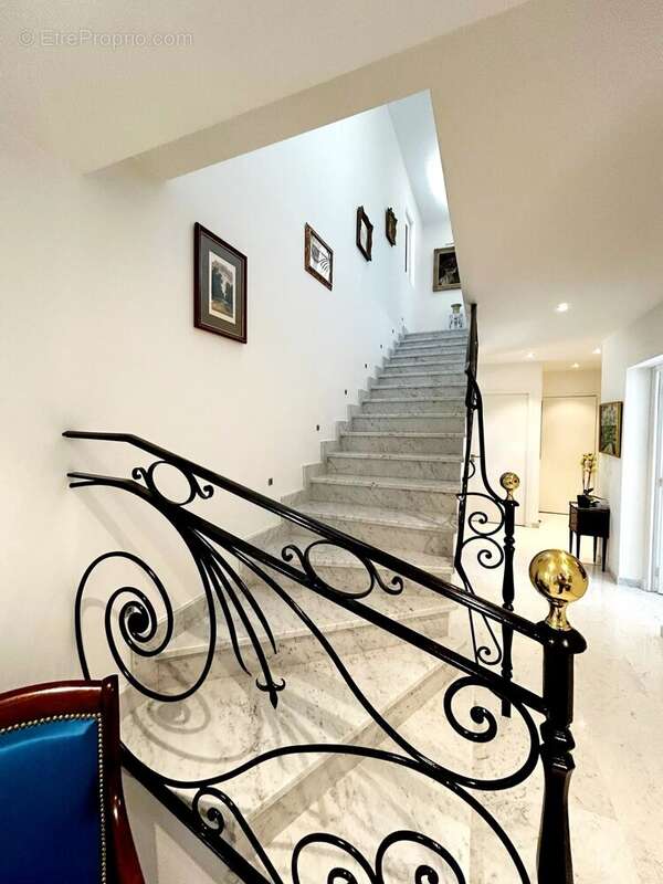 Maison à TOURRETTES