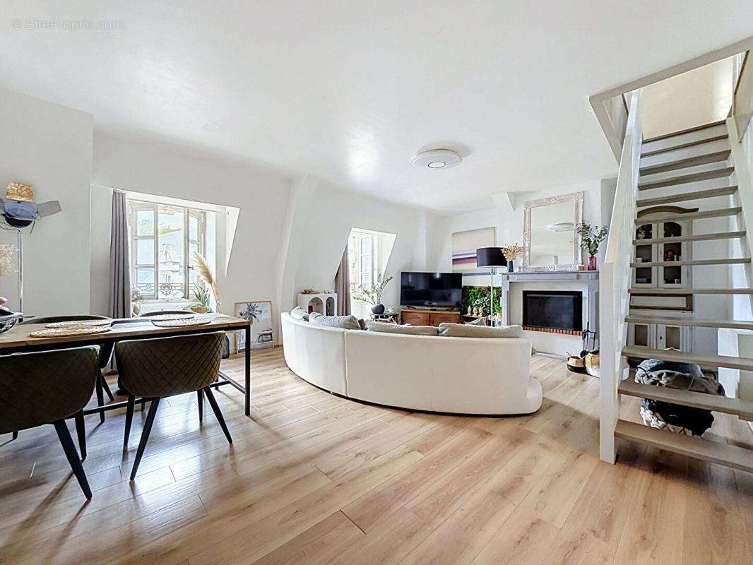 Duplex de charme - centre historique - photo 3