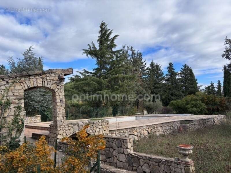 Maison à LA ROQUEBRUSSANNE