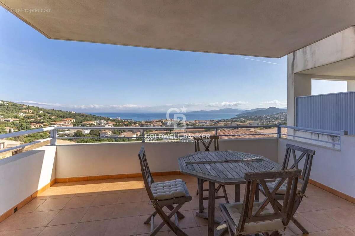 Appartement à L'ILE-ROUSSE