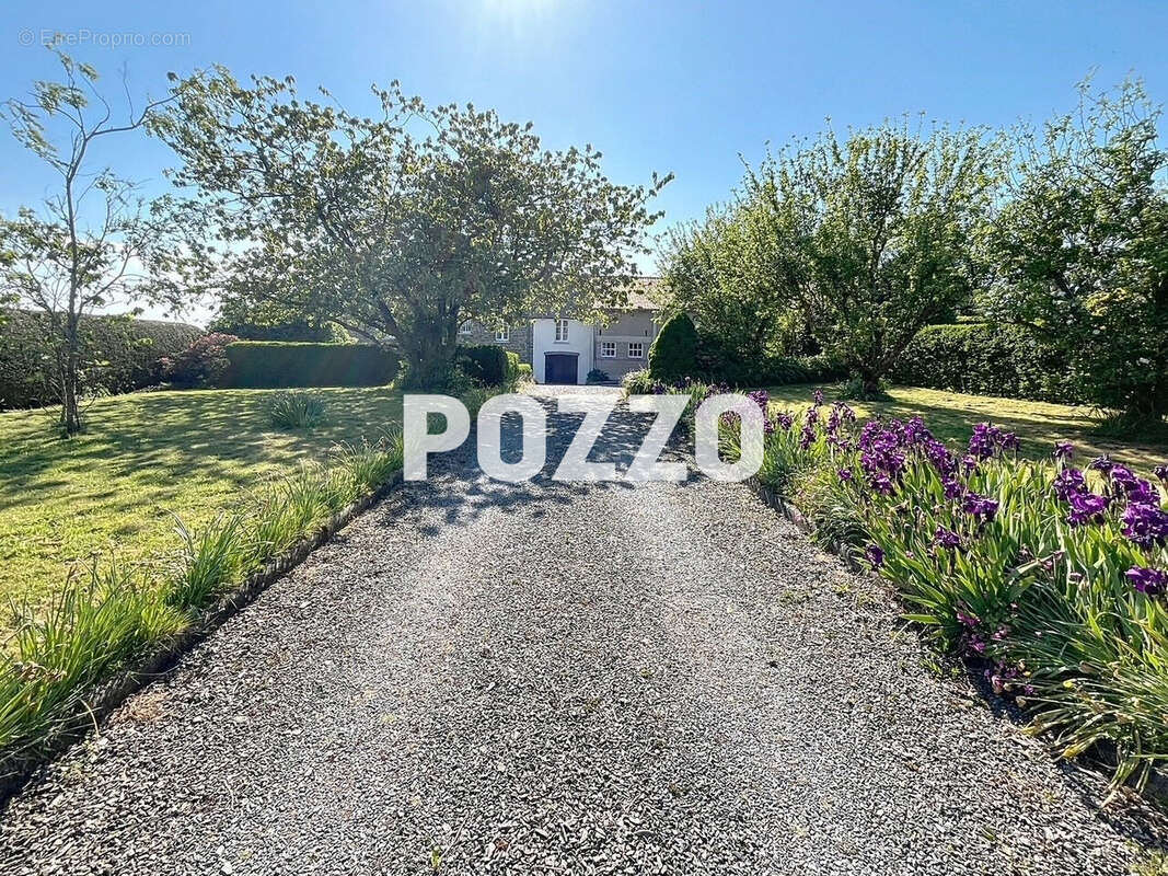 Maison à SAINT-PIERRE-DE-SEMILLY