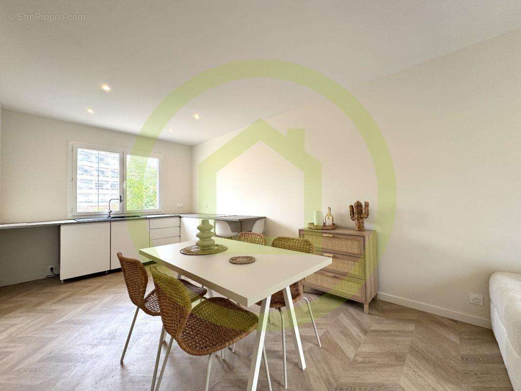 Appartement à ROQUEBRUNE-CAP-MARTIN