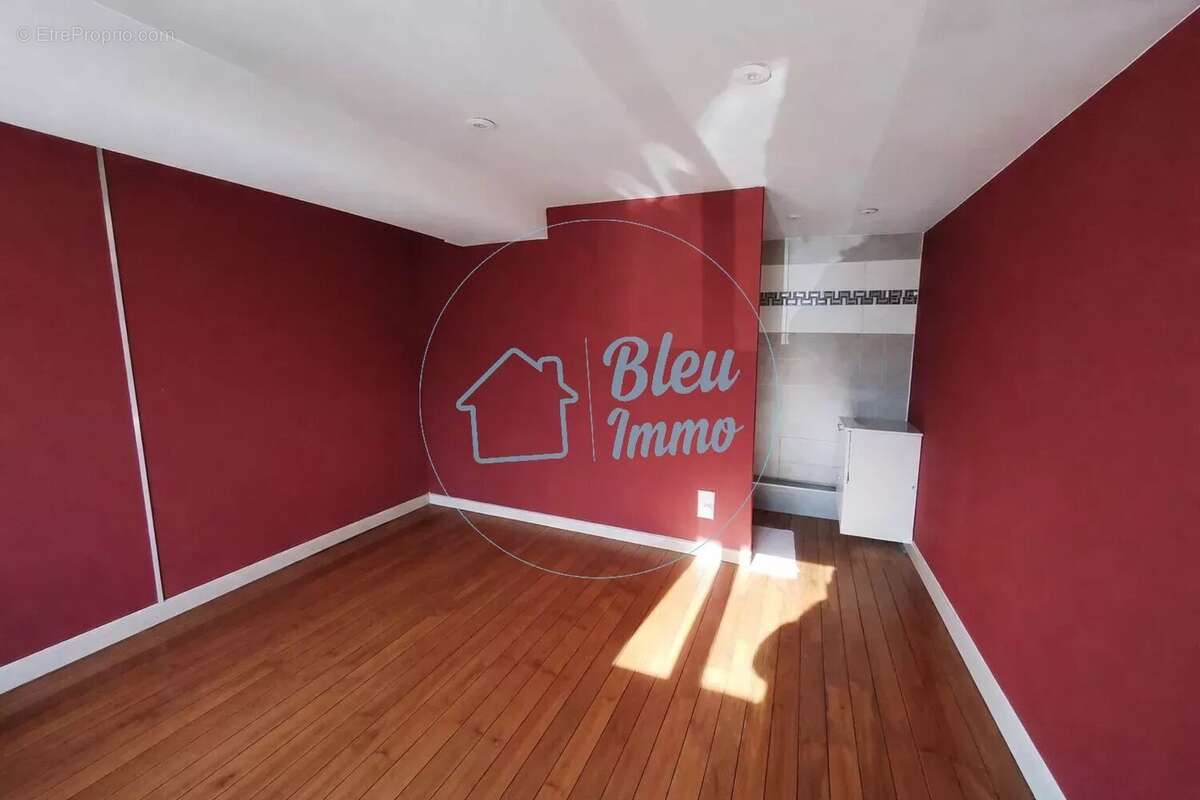 Appartement à MAUGUIO