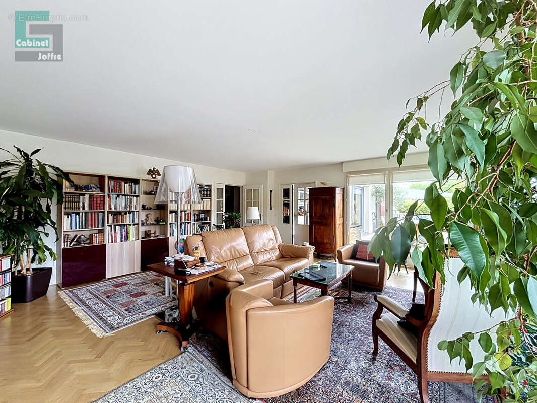 Appartement à FONTAINEBLEAU