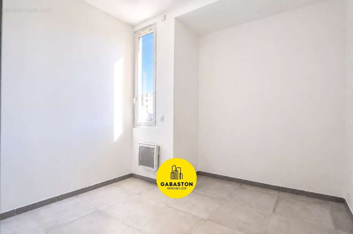 Appartement à MARSEILLE-3E