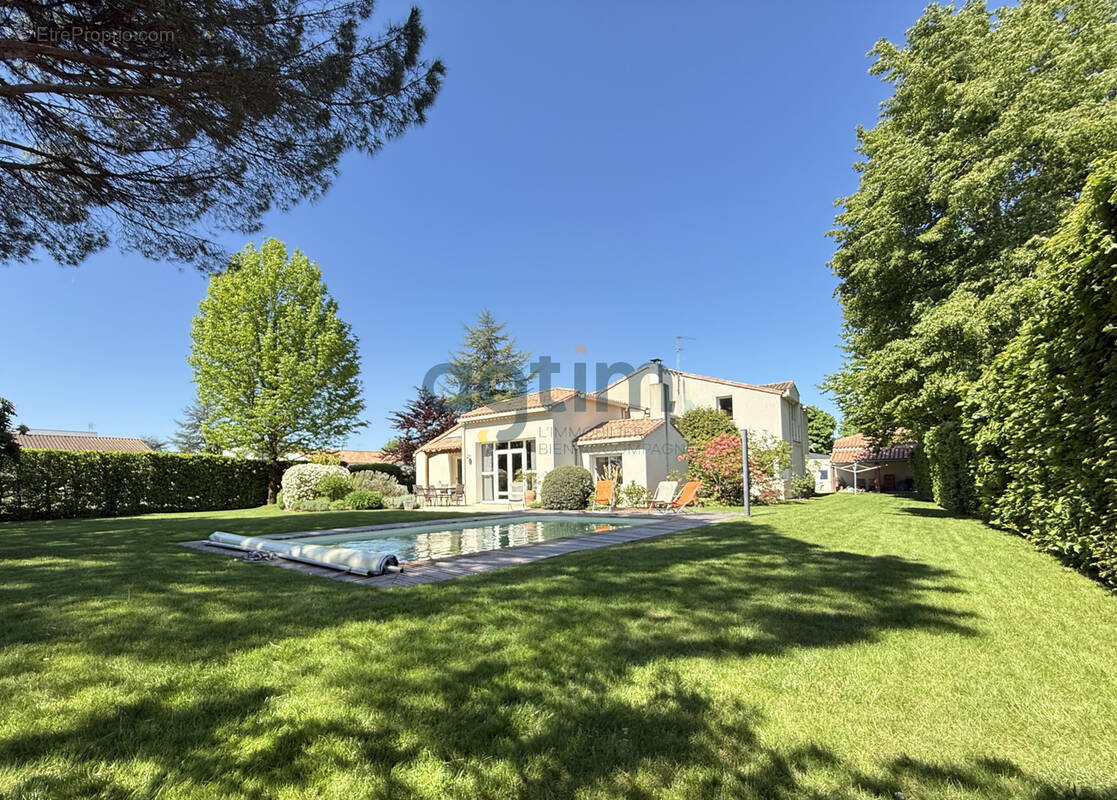 Maison à L'HERBERGEMENT