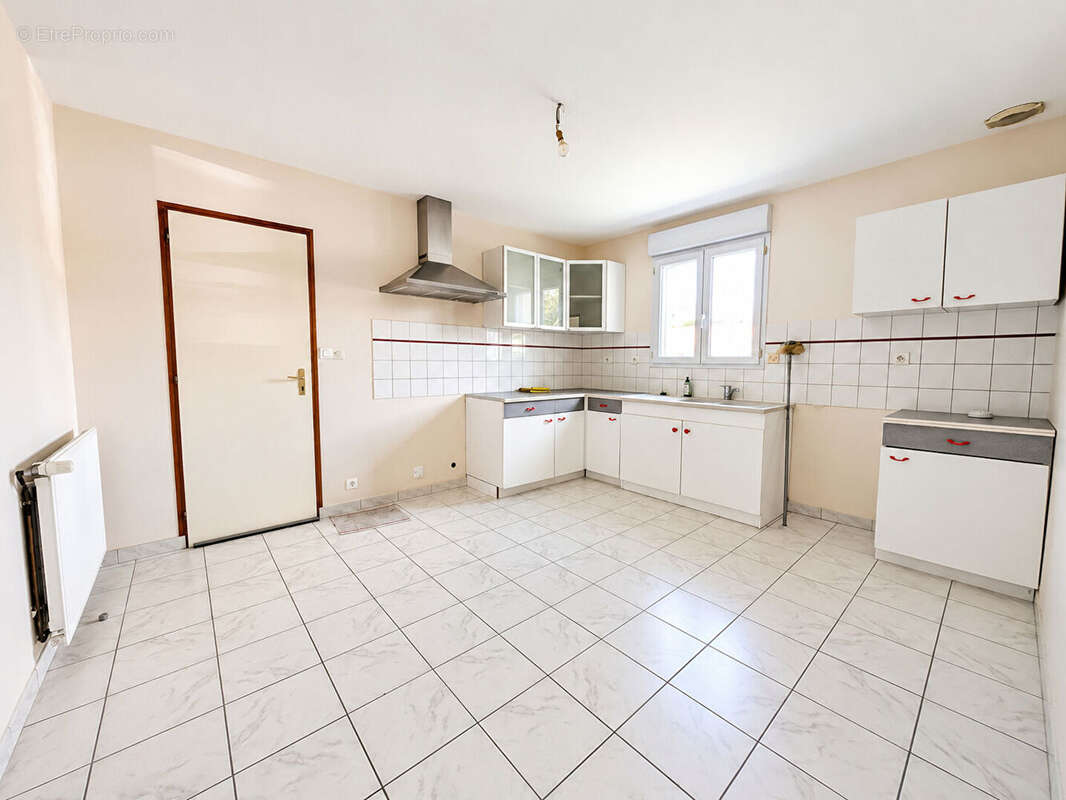 Maison 101 m² à Croutelle  - photo 5