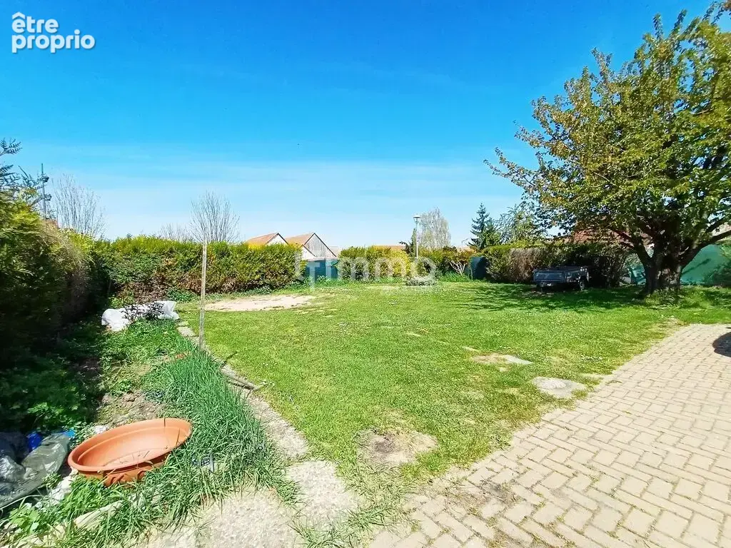 Terrain constructible d'environ 274 m² - photo 2