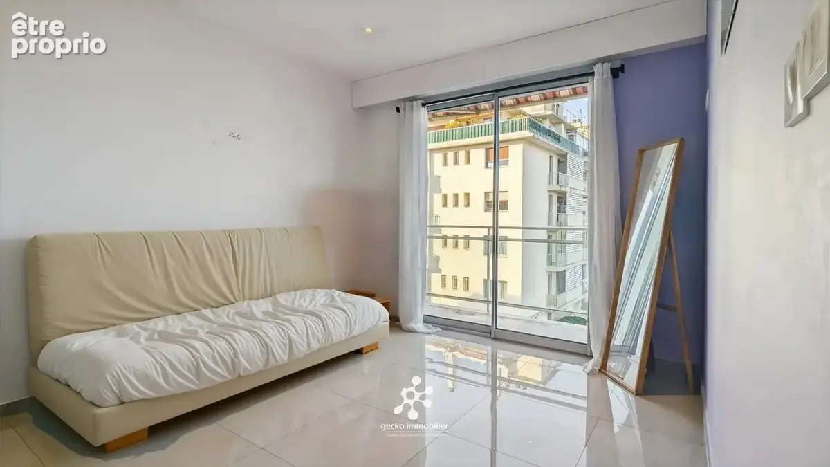 NICE - CIMIEZ/RIMIEZ - Appartement 4 pièces avec terrasse, balcon et vue panoramique - photo 11