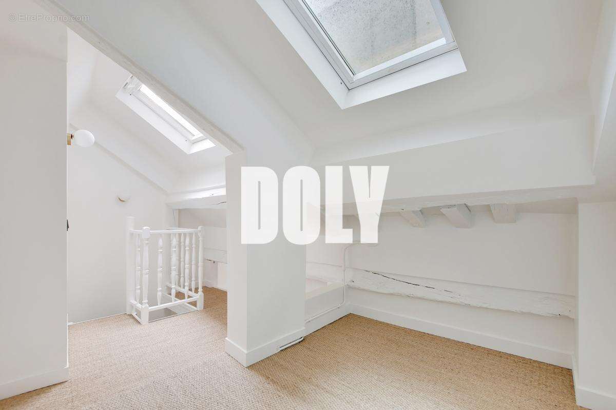 Appartement à PARIS-1E