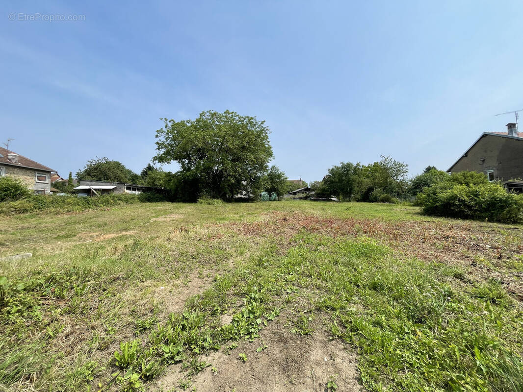 Terrain à ATHESANS-ETROITEFONTAINE