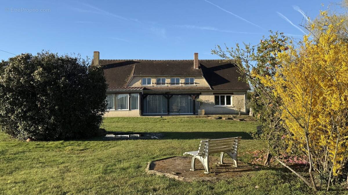 Maison à BONNETABLE