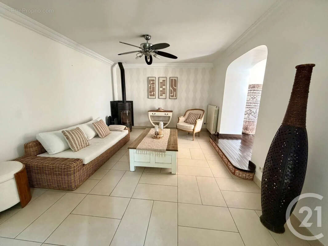 Maison 205 m² à Thieux  - photo 14