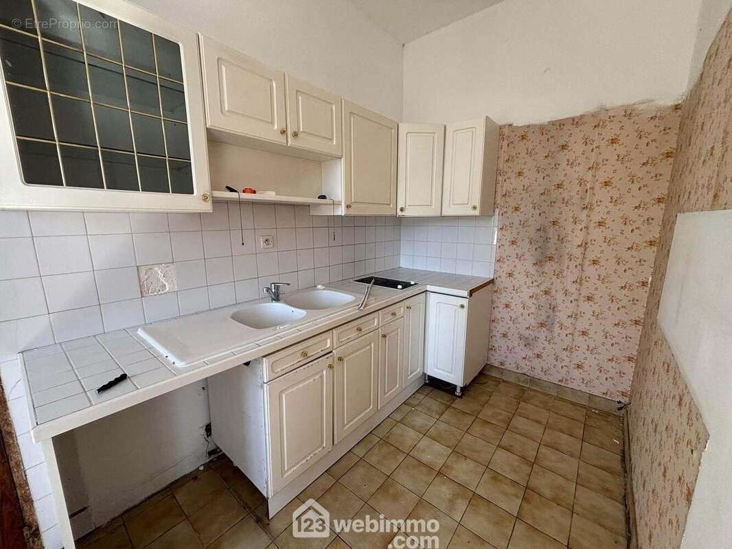 Une simple cloison pourrait être abattue, - Appartement à CHATELLERAULT