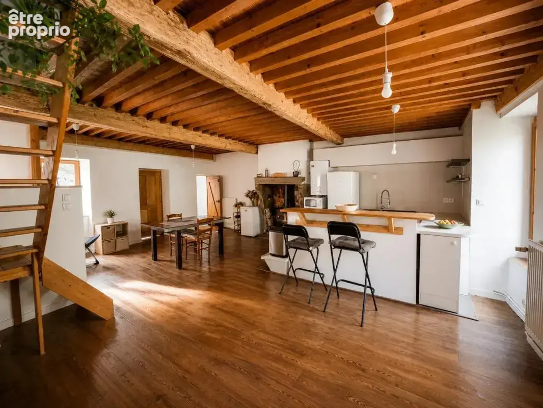 Maison de caractère entièrement rénovée – 173 m² – Terrain de 1 100 m² – Romagnat - photo 3