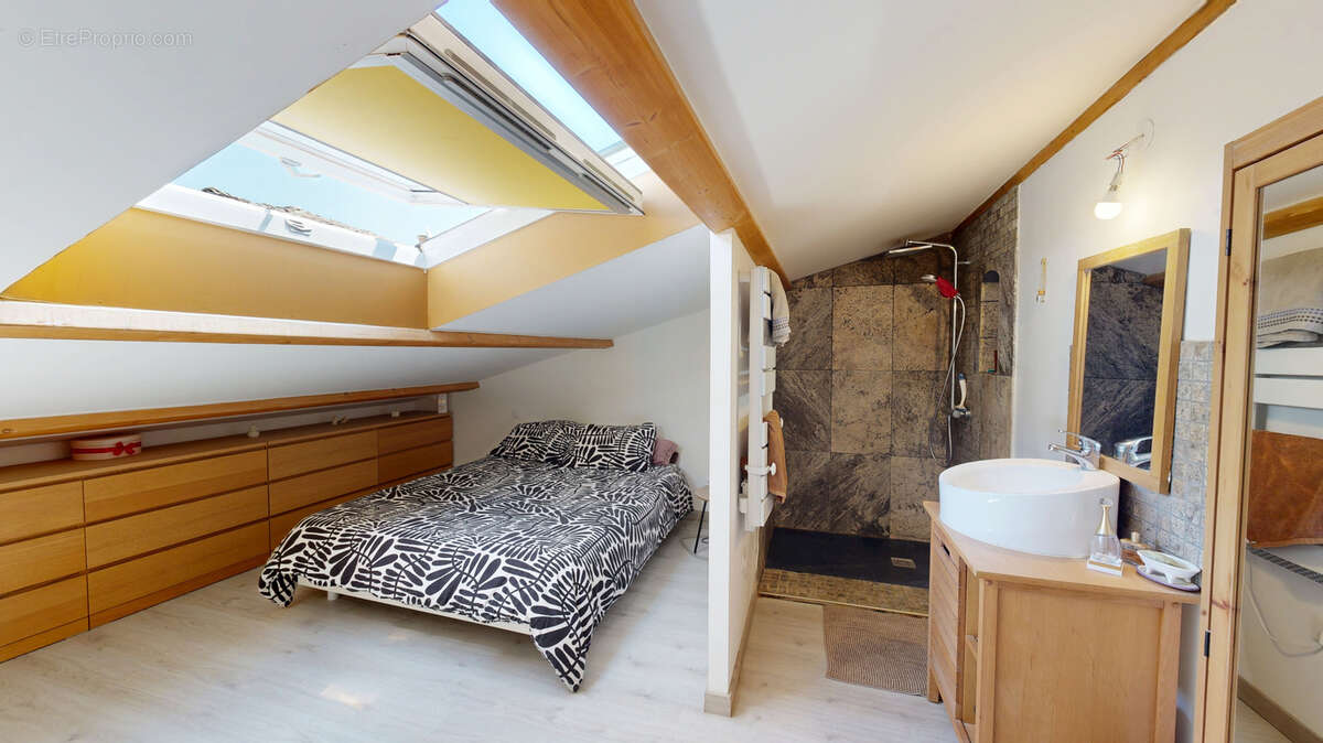 Appartement à FORCALQUIER