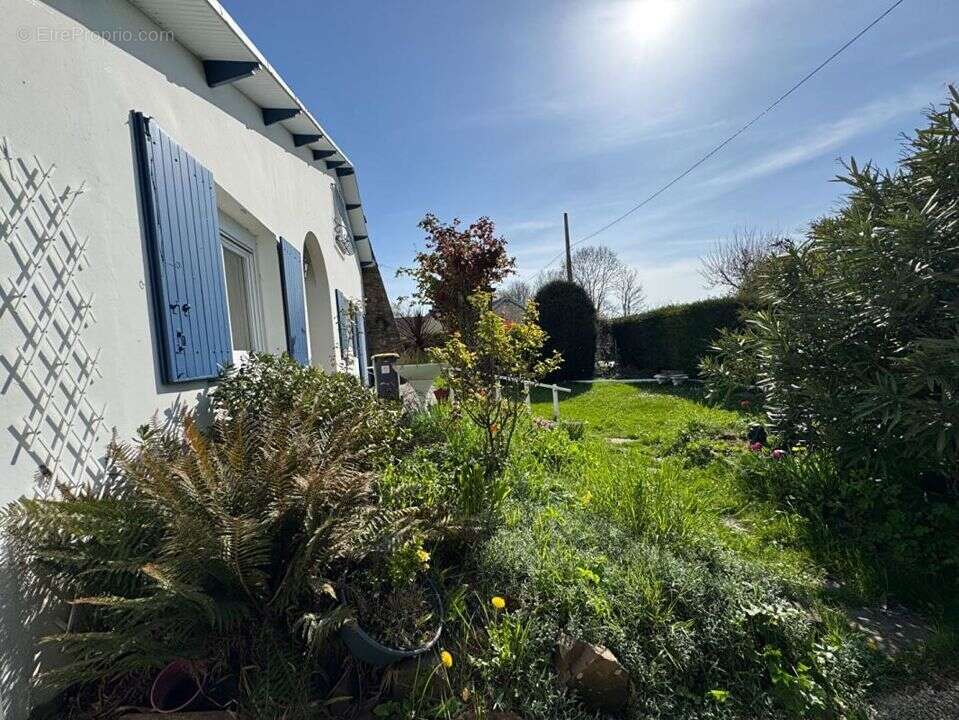 Maison à FLEURY-SUR-ORNE