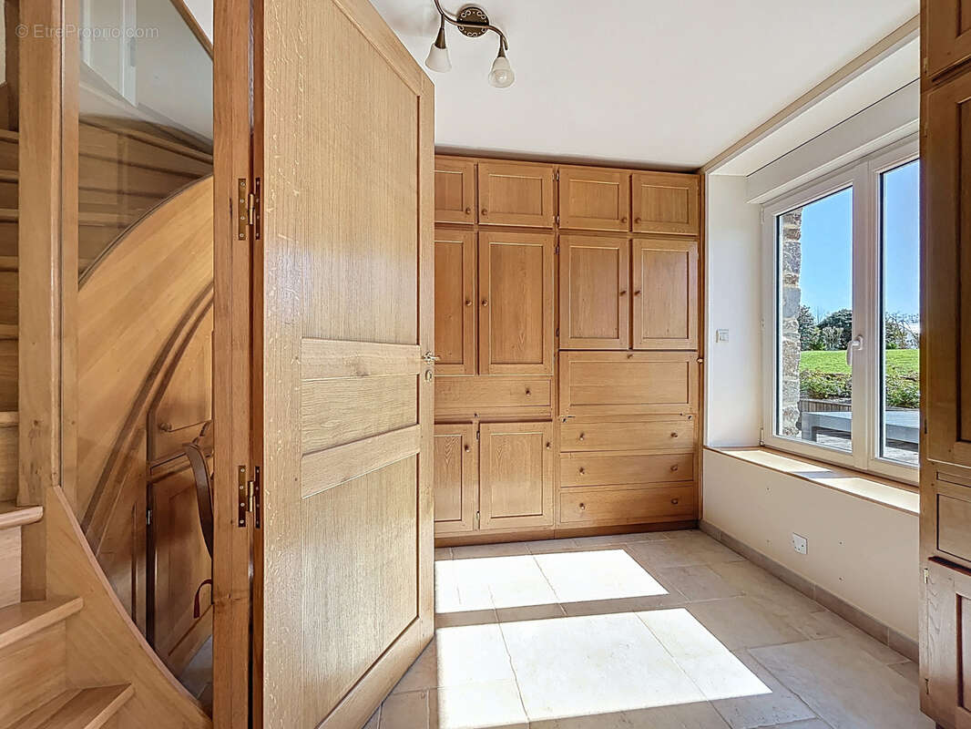 Maison à SAINT-MAURICE-EN-COTENTIN