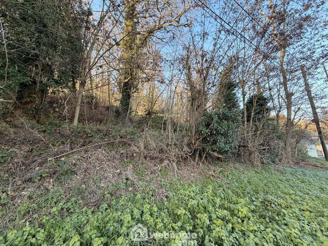 Les réseaux à proximité facilitent la concrétisation rapide de votre projet de construction - Terrain à LAON