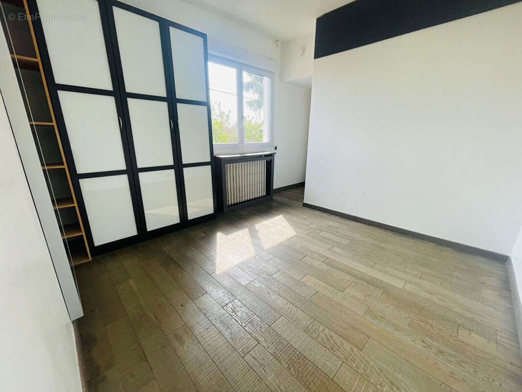 Maison à SARTROUVILLE