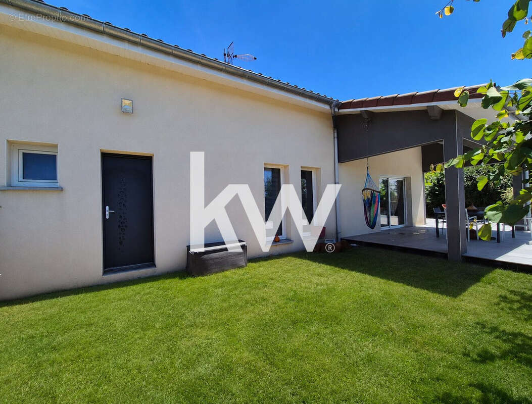 Maison 148 m² à La Chapelle-D'aurec  - photo 2
