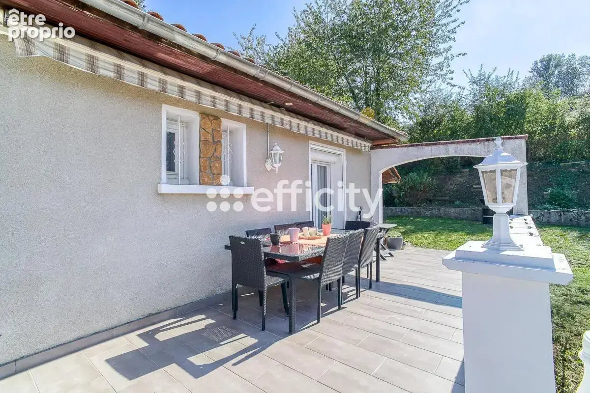 Maison 7 pièces 185 m² à vendre à Saint-Pierre-De-Chandieu (69780) - photo 5