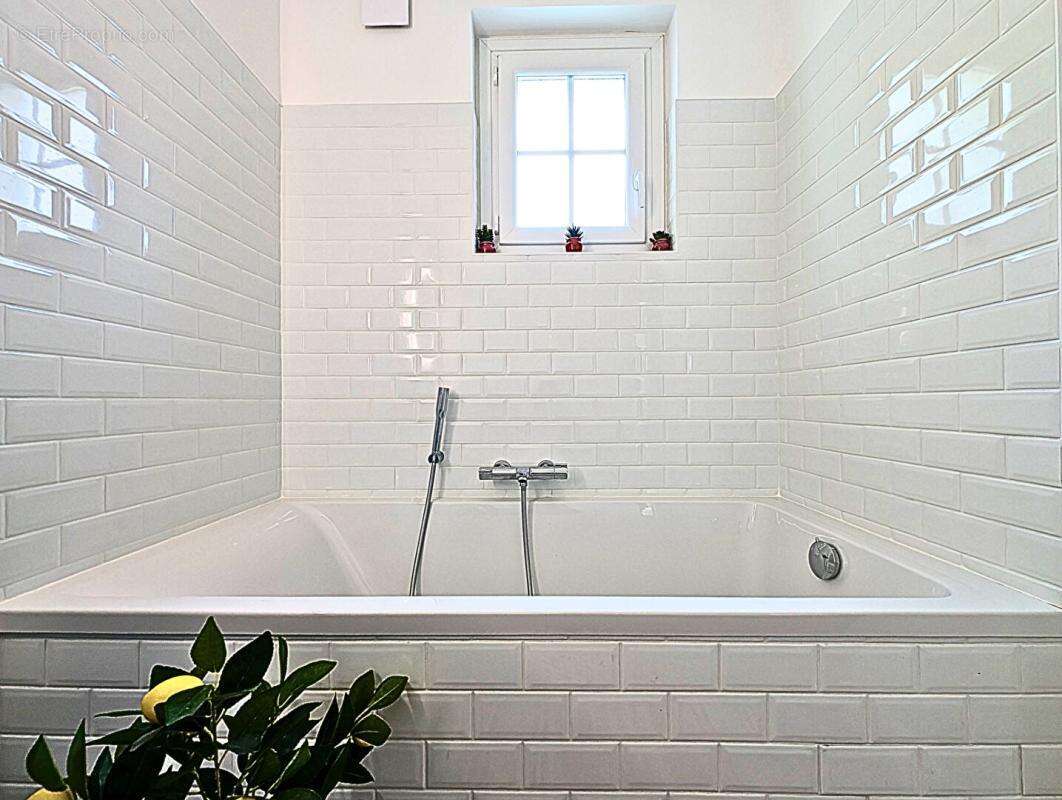 Maison à SAINTE-LUCE-SUR-LOIRE