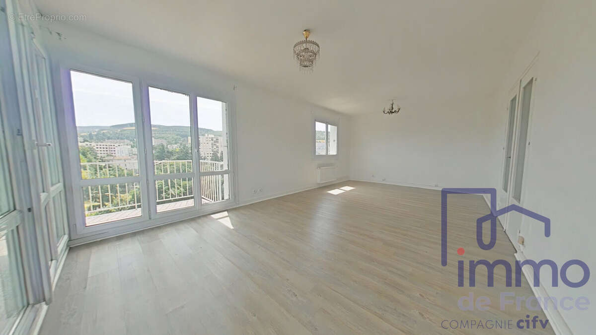Appartement à SAINT-ETIENNE