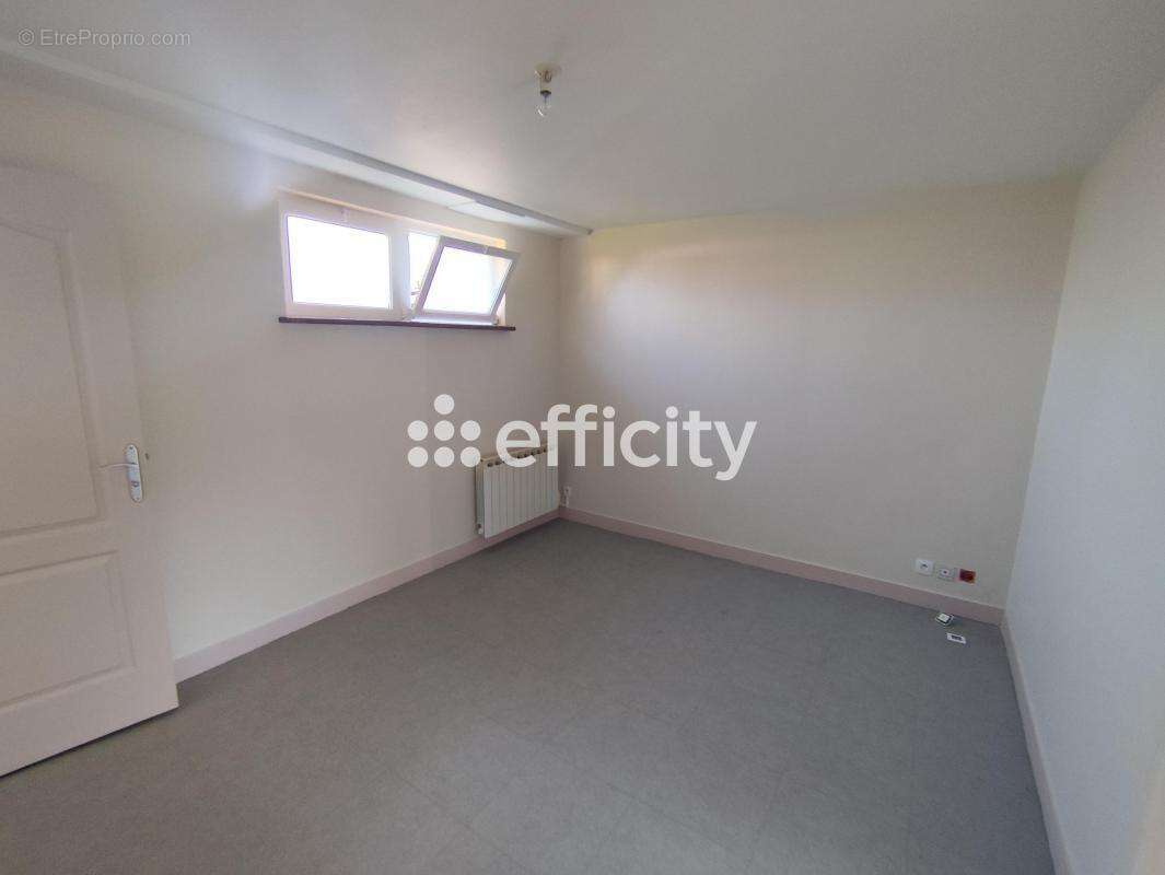 Maison à SAINTE-GAUBURGE-SAINTE-COLOMBE