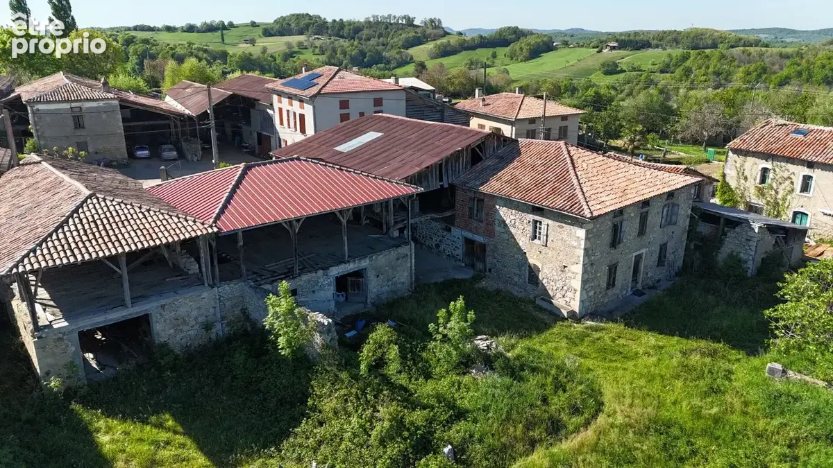 Magnifique corps de ferme 160 m2 avec 720 m2 de grange à rénover - - photo 3