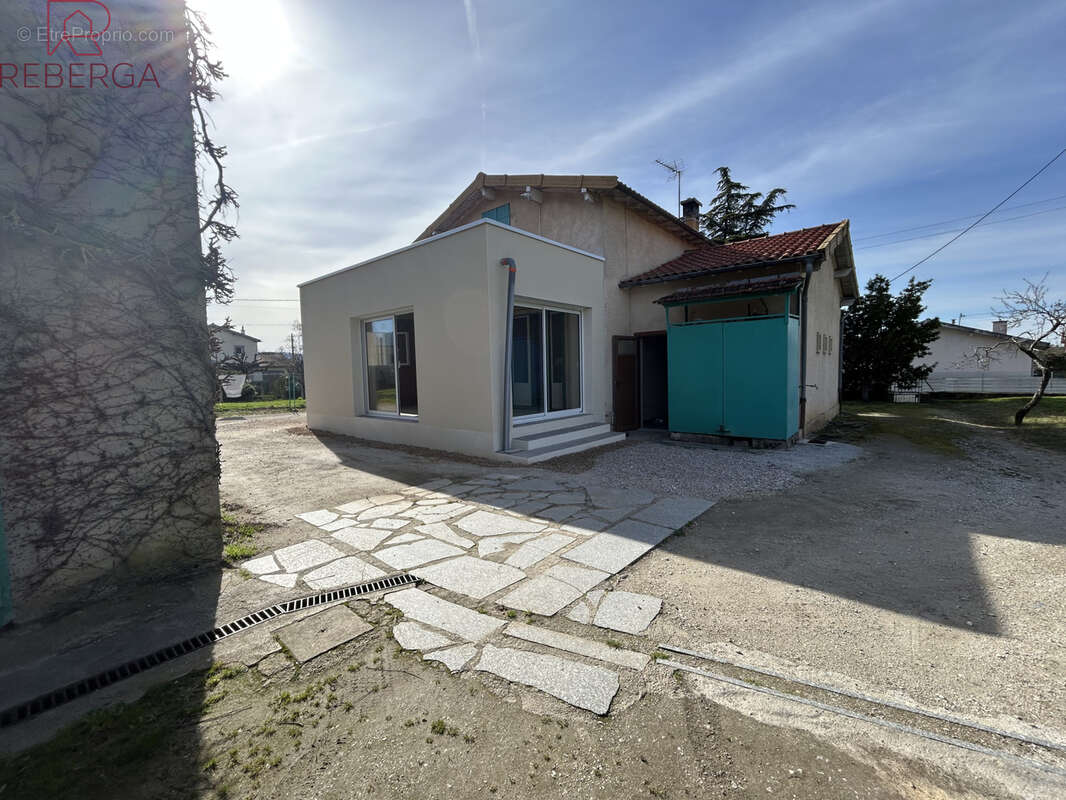 Maison à LABRUGUIERE