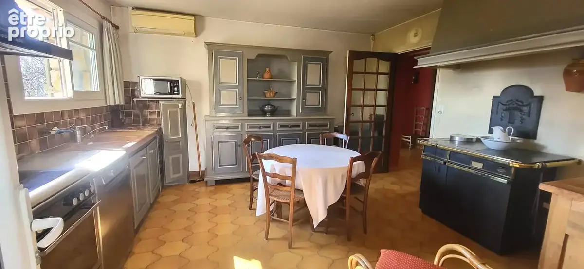 Villa en pierre apparente avec 4 chambres sur 1350m² de terrain. - photo 6