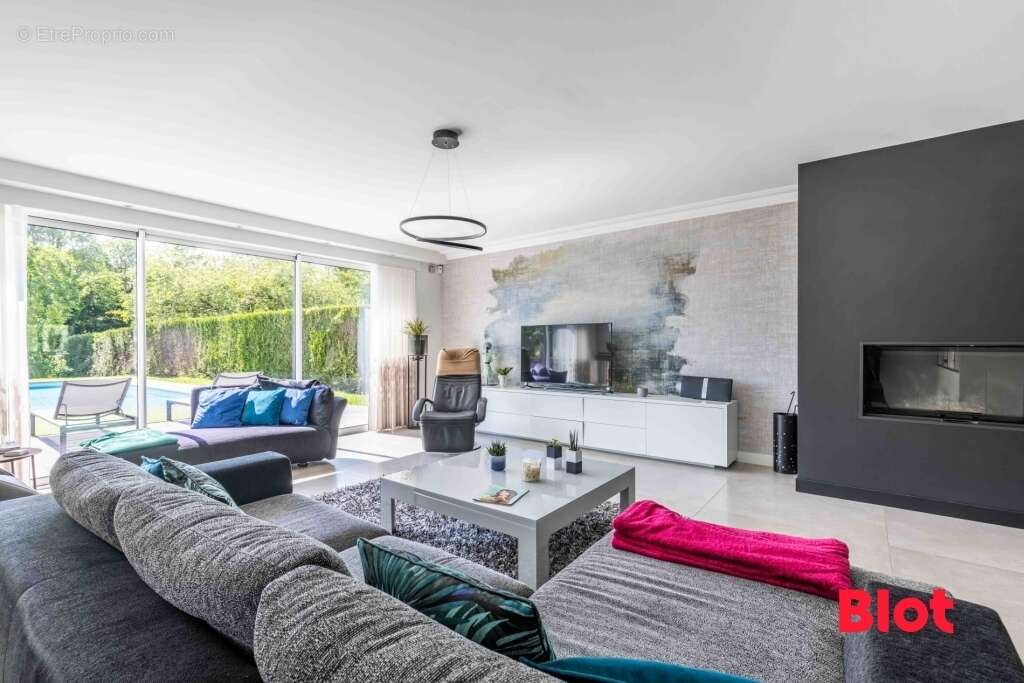 Maison à VERN-SUR-SEICHE