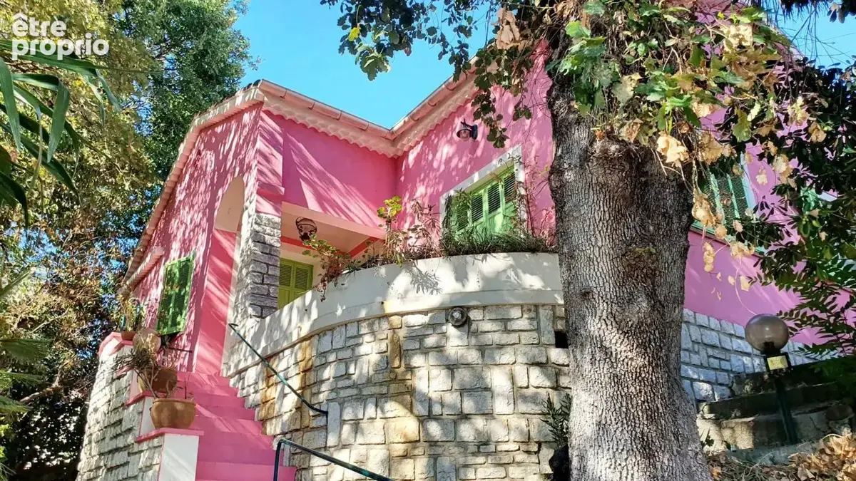 Avenue de la Pastorelle — Charmante maison niçoise baignée de lumière avec jardin arboré - photo 2