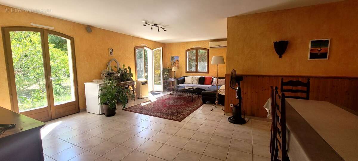 Maison 119 m² à Saint-Ciers-D'abzac  - photo 2