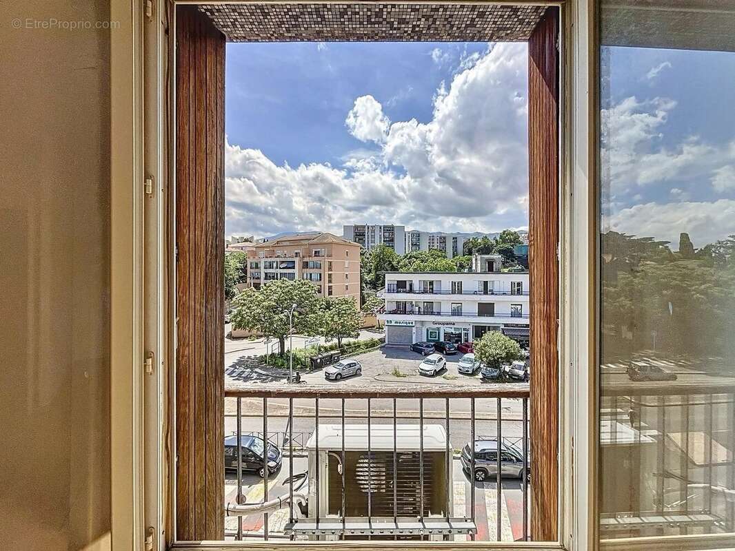 Grand F2 à rénover avec fort potentiel – Résidence ARINELLA (Lupino, Bastia) - photo 8