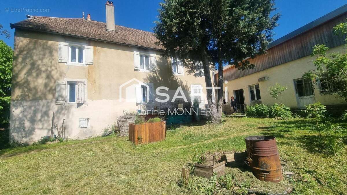 Maison 330 m² à Vers-En-Montagne  - photo 4