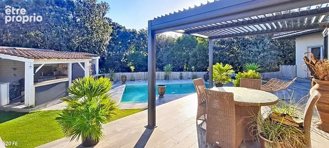 Villa spacieuse de 168m2 avec une piscine s'étendant sur 851m2 de terrain - photo 5
