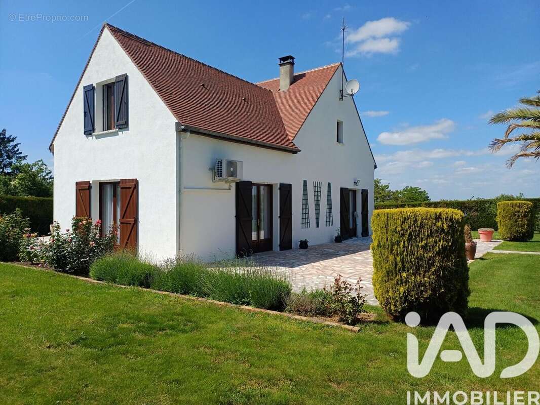 Photo 2 - Maison à MONTIGNY-LE-GUESDIER
