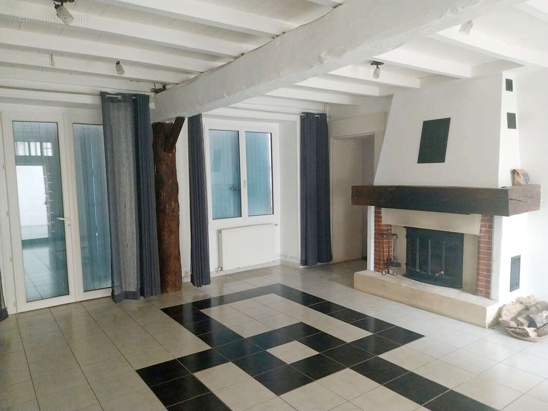 Maison à MESNAC