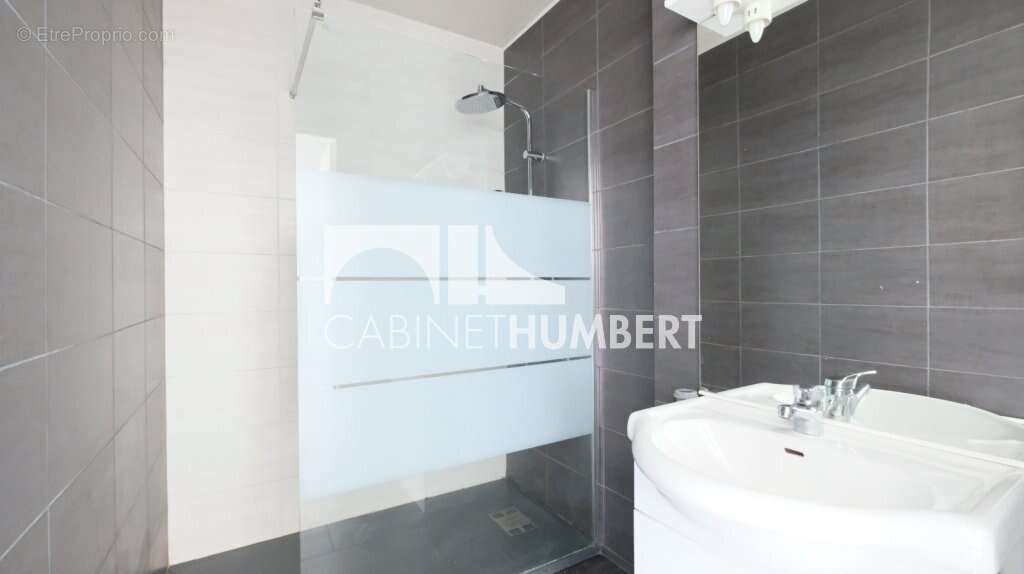 Appartement 46 m² à Saint-Etienne  - photo 8